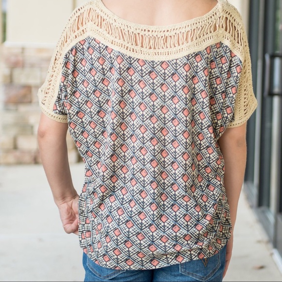 NWT - Tribal Grunge Top - Picture 2 of 2